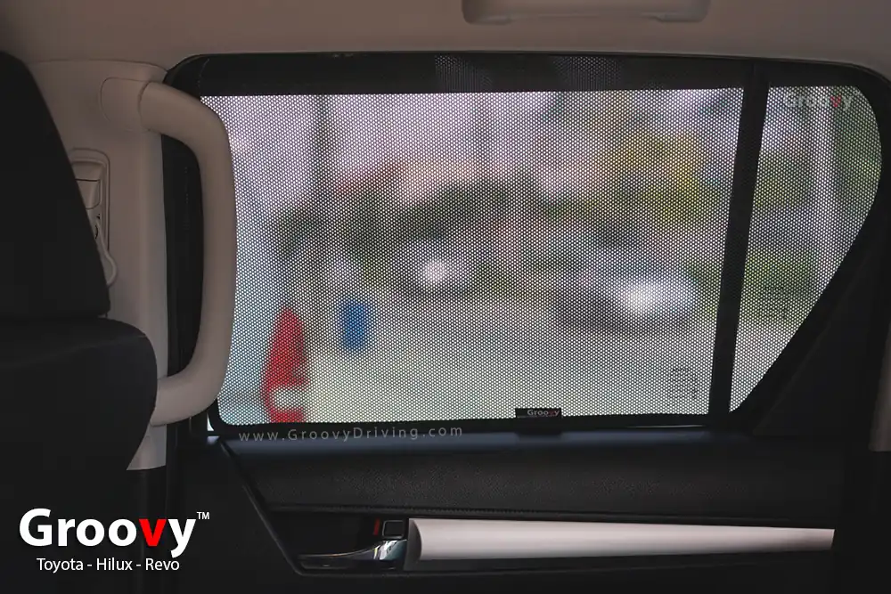 ม่านบังแดดบานประตูข้าง Toyota Hilux Revo ตรงรุ่น