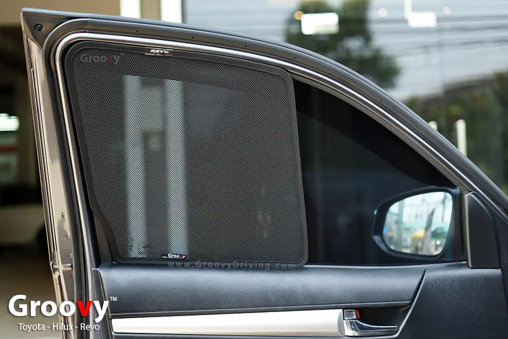 ม่านบังแดดบานประตูข้าง Toyota Hilux Revo ตรงรุ่น