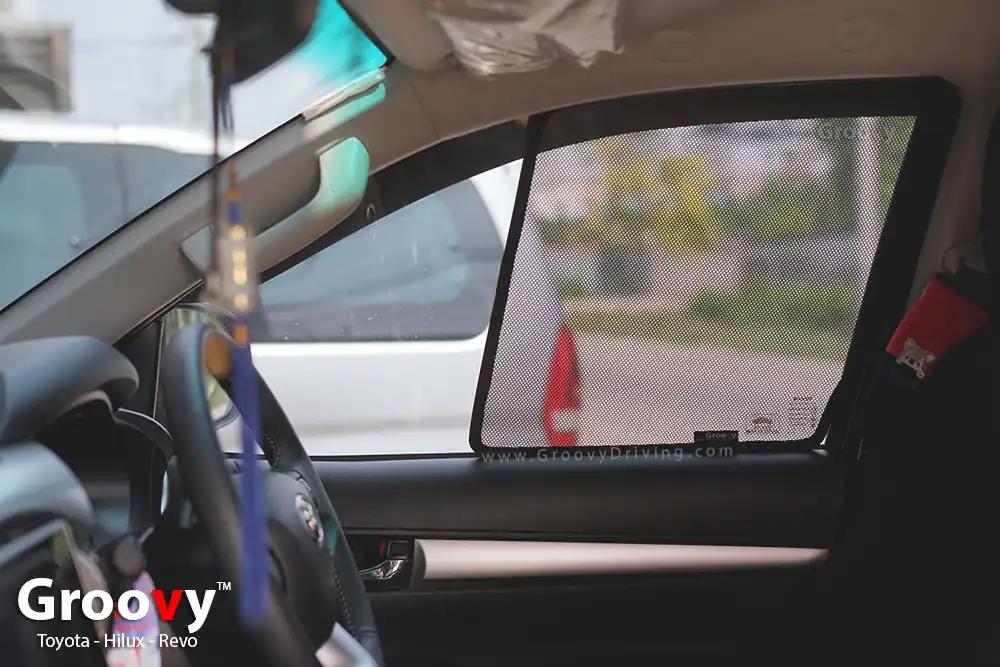 ม่านบังแดดบานประตูข้าง Toyota Hilux Revo ตรงรุ่น