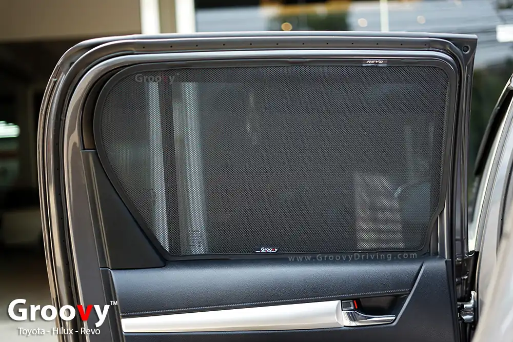 ม่านบังแดดบานประตูข้าง Toyota Hilux Revo ตรงรุ่น