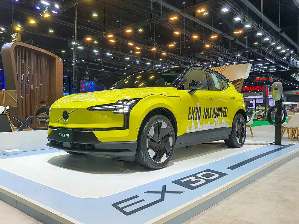 ม่านบังแดดหลังคารถ Volvo EX30 งาน motor show 2024