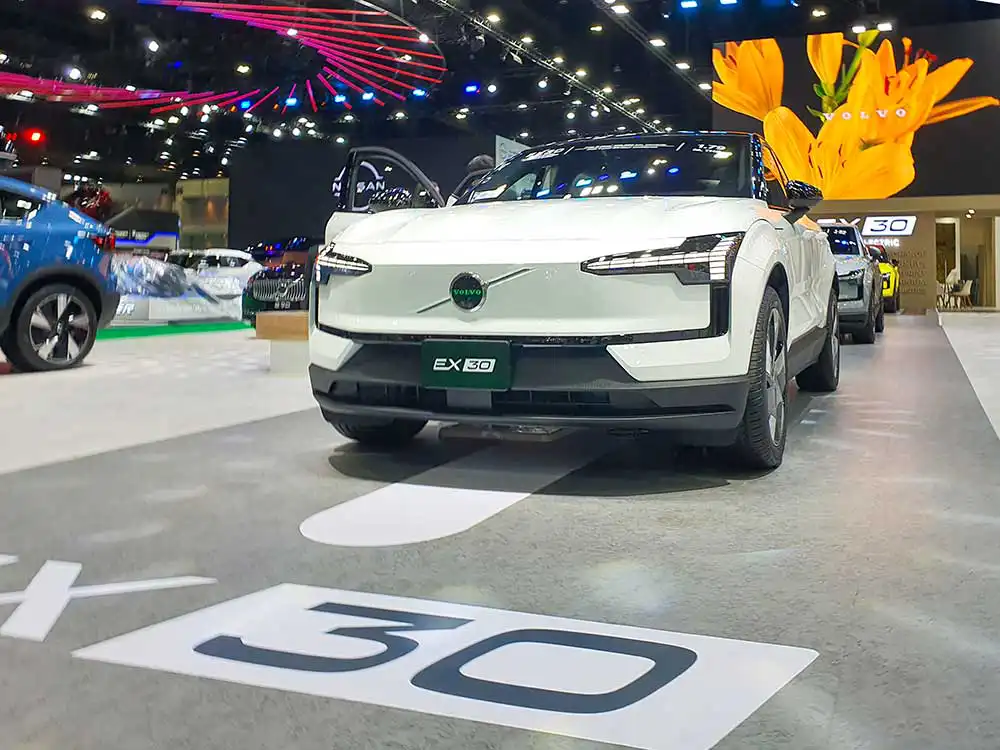 ม่านบังแดดหลังคารถ Volvo EX30 งาน motor show 2024